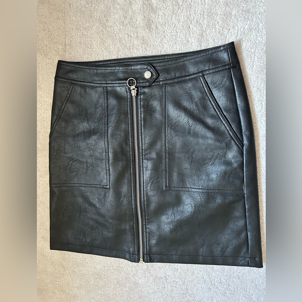 EUC faux leather skirt